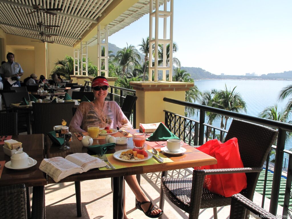 AcapulcoBreakfast.jpg
